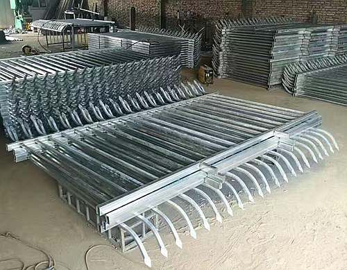 防攀爬鋅鋼護(hù)欄價(jià)格的生產(chǎn) 防攀爬鋅鋼護(hù)欄價(jià)格的生產(chǎn)