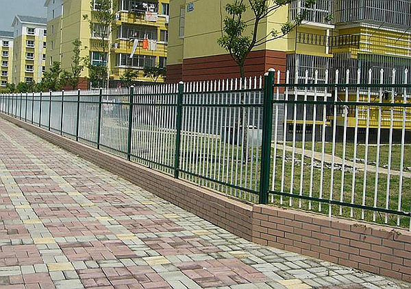 三橫桿鋅鋼護欄 三橫桿鋅鋼護欄